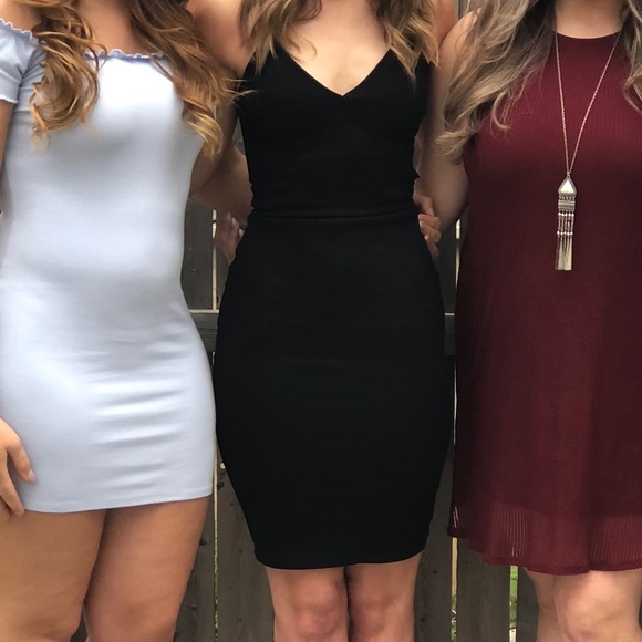 Lulu’s midi black dress - Picture 3 of 4